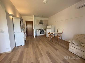 2 LOCALI A SANTA MARINELLA