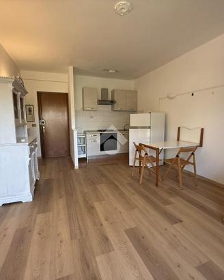 2 LOCALI A SANTA MARINELLA