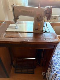 Macchina da cucire SINGER con mobiletto