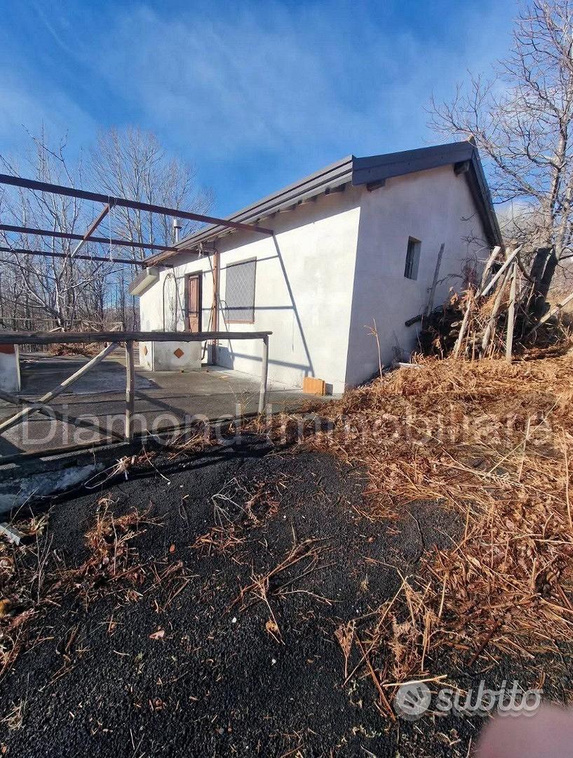 Casetta con 4.000mq di terreno a Zafferana Etnea - Vista 5