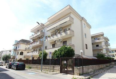 2 LOCALI A RECALE