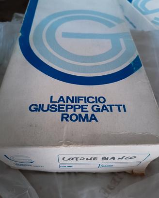 10 gomitoli cotone perlato bianco e 10 ecru':