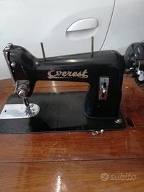 Macchina da cucire Everest con mobile