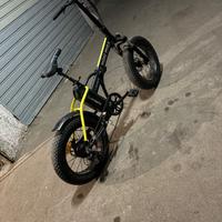 Bici elettrica leggere descrizione