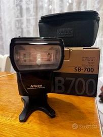 FLASH NIKON SB-700