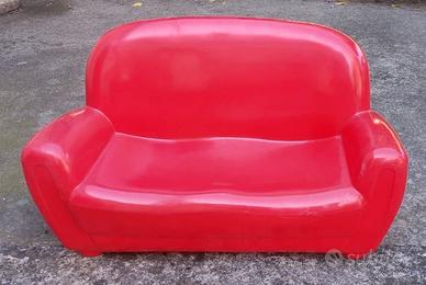 Divanetto per bambini Chicco in plastica rossa 