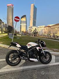 Triumph street triple 675 s
