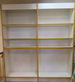 scaffalature in legno per negozio