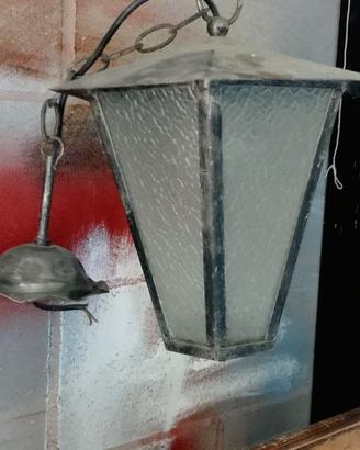 Lampadario lanterna vintage in ferro e vetro.