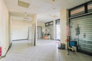 NEGOZIO A TRIBIANO