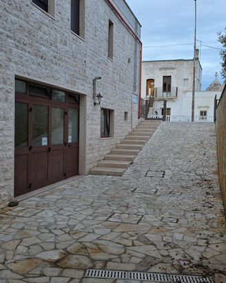 Locale, mq 295