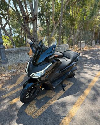 Honda forza 350 maggio 2026 - pari al nuovo