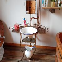 lavandino lavabo vintage con rubinetto e scarico 