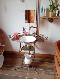 lavandino lavabo vintage con rubinetto e scarico 