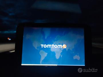 TomTom navigatore auto 