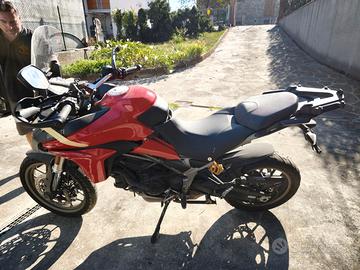 Ducati multistrada 950 incidentata
