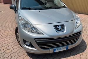 Auto ben tenuta con pochi chilometri