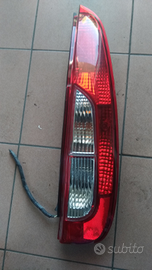 Fanale posteriore destro Tata indica