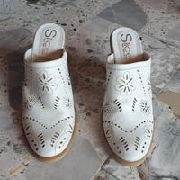 Scarpa Sabot in Pelle con Tacco