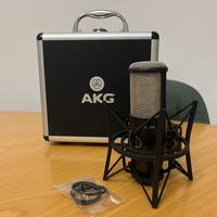 AKG P220 microfono a condensatore