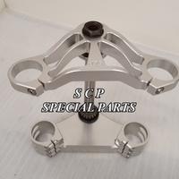 Moto guzzi t5 cafe racer piastre sterzo su misura