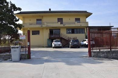 Villa di 760 m² con più di 5 locali a Cassino
