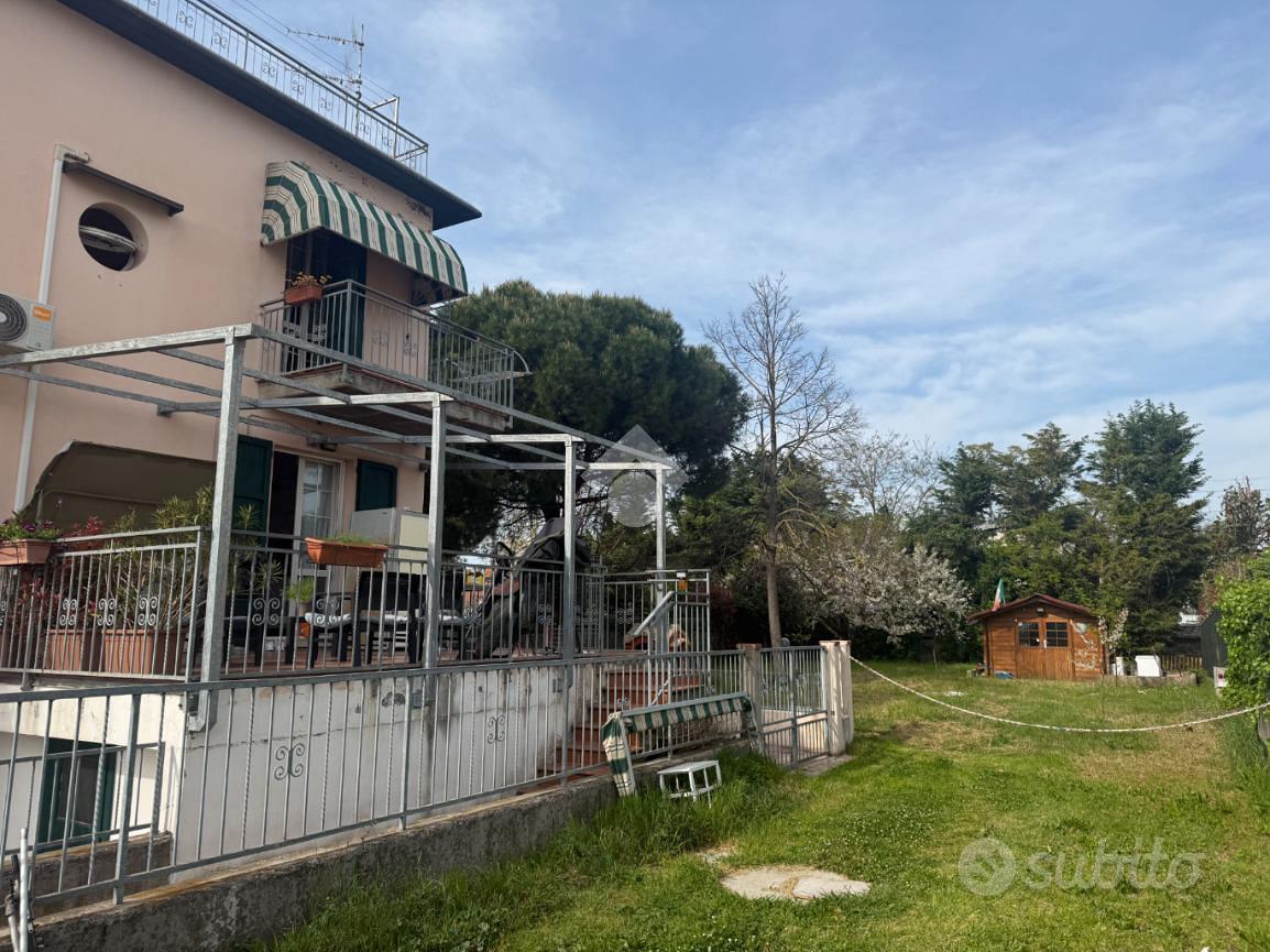 VILLA A SCHIERA D'ANGOLO A CESENATICO - Vista 5