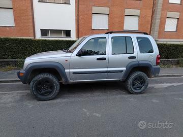 jeep Cherokee kj 