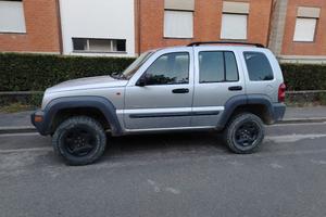 jeep Cherokee kj 
