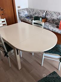 Tavolo con 4 sedie
