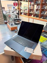 MacBook Air 15 2024 M3 15,3 pollici 8-512GB usato