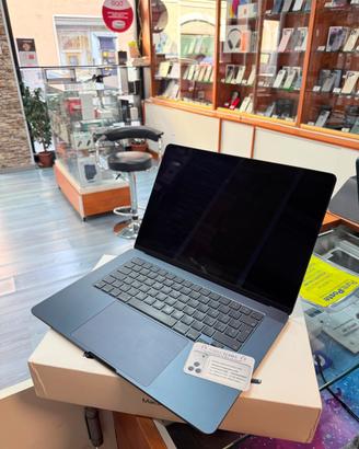 MacBook Air 15 2024 M3 15,3 pollici 8-512GB usato