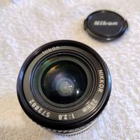 Nikon Nikkor 24mm f/ 2,8 grandangolare