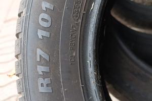 Pneumatici invernali 225/55 R17