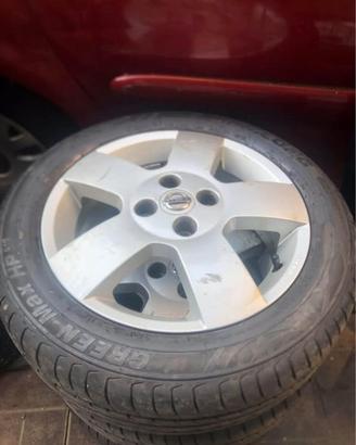 cerchi 15 Nissan Micra con 4 Gomme