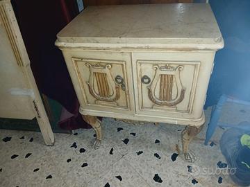 Antiquariato Neoclassico Comodini