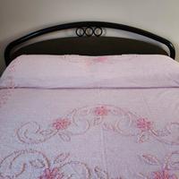 Letto con 2 comodini e reti a doghe singole 