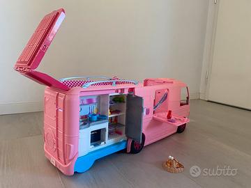 Camper con piscina Barbie+macchina Barbie