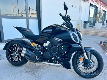 Ducati DIAVEL V4