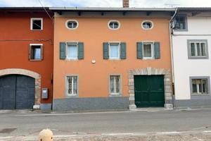CASA PADRONALE CON MINIAPPARTAMENTI E GIARDINO