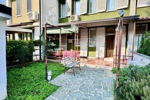 Villetta a schiera di 106 m² con 3 locali e box au