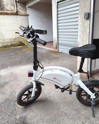 Bici elettrica pieghevole Dyu D3+ (con accessori) 