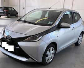 Toyota Aygo 1.0 VVT-i 69 CV 5 porte x-cite MMT