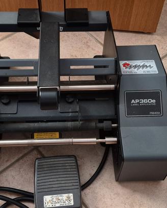 Applicatore Etichette Semiautomatico