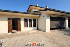Elegante Villa Singola Su Piano Unico