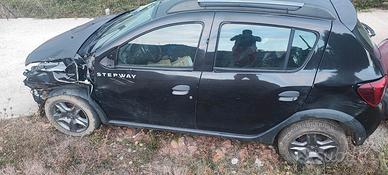 Dacia Sandero Stepway incidentata