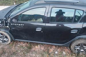 Dacia Sandero Stepway incidentata