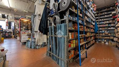 MAGAZZINO A NOVI LIGURE