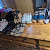 9 paia di scarpe 