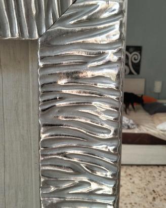 Cornice in legno argento